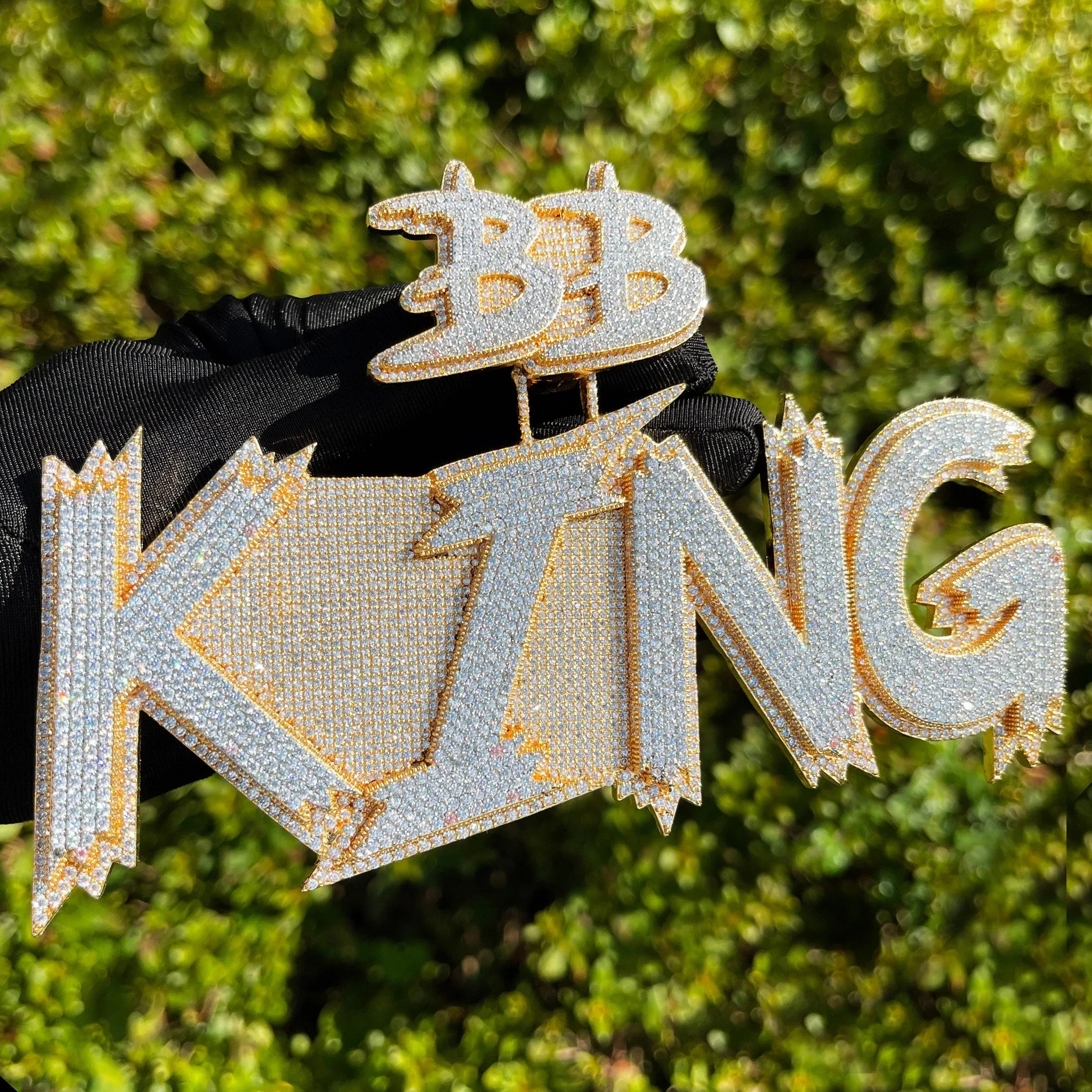 Customizable Bail Supreme Iced Out Personalized Custom Name Necklace Pendant – Luxury Hip Hop Jewelry for Men & Women - CaratixJewelry